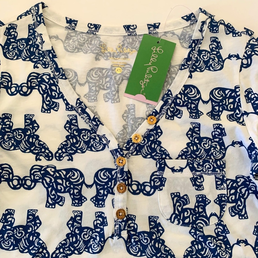 NWT Lilly Pulitzer Palmetto V-neck Tee Top XS Pack your Trunk Elephant Cotton